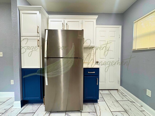 Building Photo - 7218 Agnes Ave