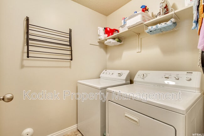 Building Photo - 548 Walton Dr