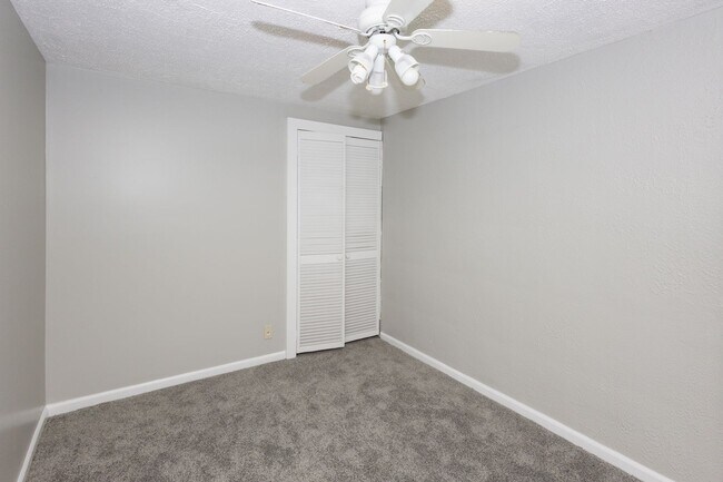 Building Photo - 5048 Claremont Blvd