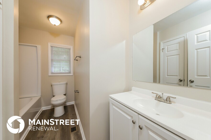 Building Photo - 3730 Danube Dr