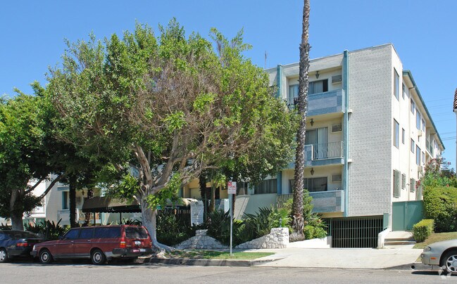 Building Photo - North Hayworth Apartments