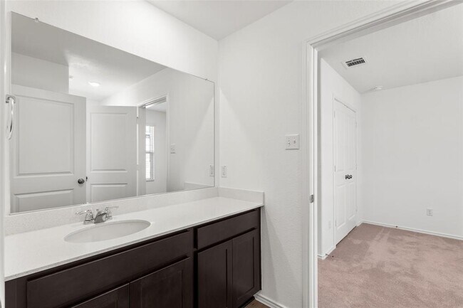 Building Photo - 625 Waterway Ave