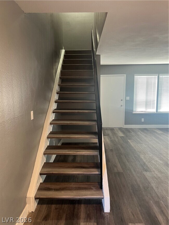 Building Photo - 3344 Medina Ct