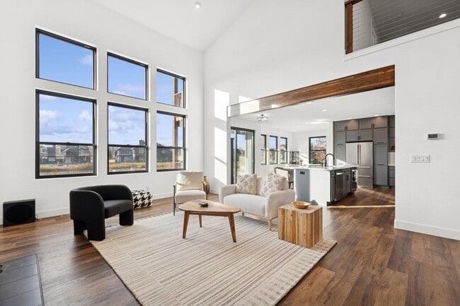 Building Photo - Whitefish Home in The Lakes