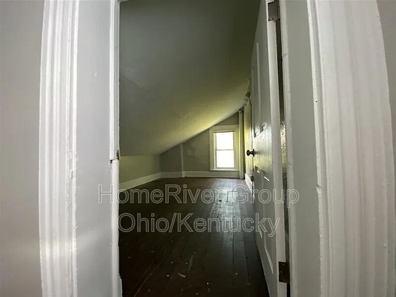 Building Photo - 329 E 16th St