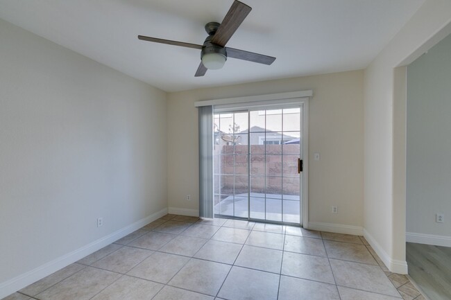 Building Photo - 2-Bedroom Townhouse in beautiful Silverado...