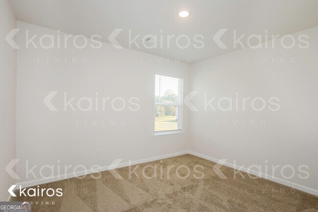 Building Photo - 7008 Pinehurst Way N