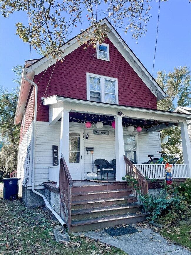 Building Photo - 5 br, 1.5 bath House - 930 Dewey Ave