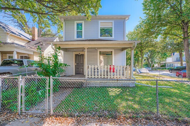 Building Photo - 1000 26th Ave NE