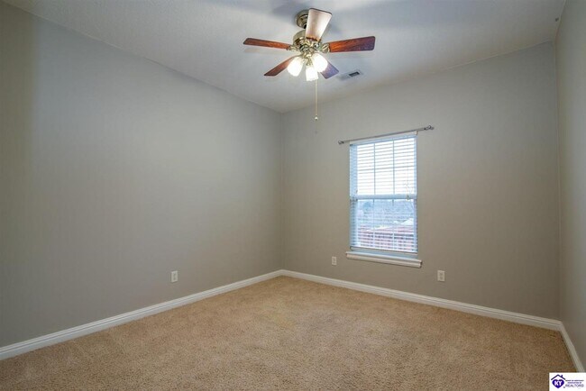 Building Photo - 45 Crosslin Ct