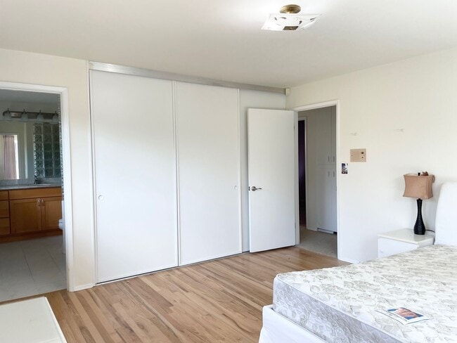 Building Photo - Beautifully Remodeled 5 Bed 2.75 Bath Home in Eastgate