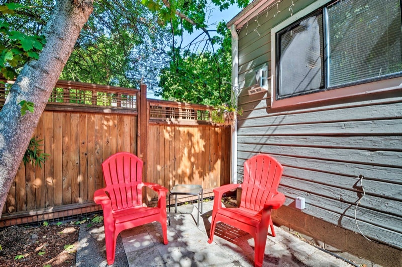 Building Photo - 673 Siskiyou Blvd