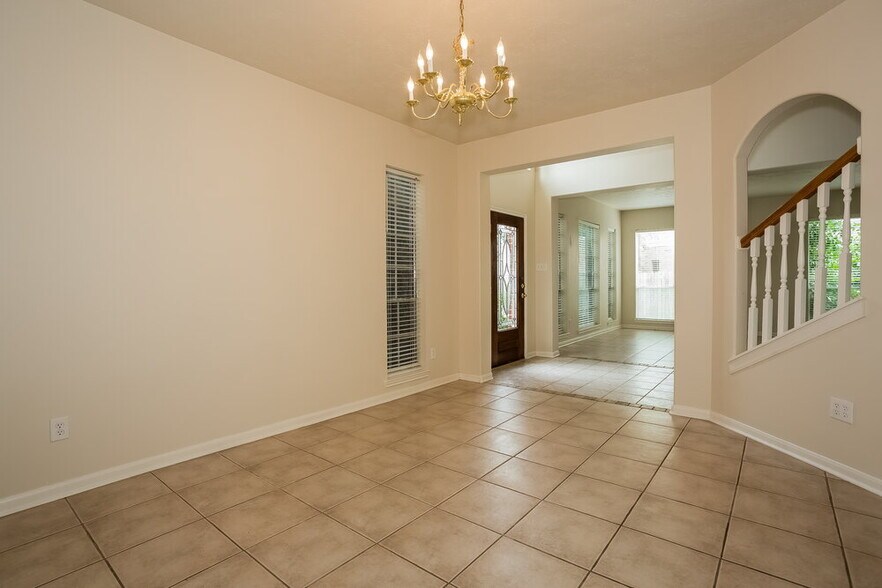 Building Photo - 1407 Hollow Branch Ln