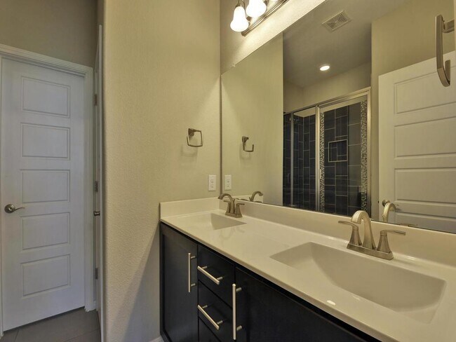 Building Photo - 7320 Bandera Ranch Trail