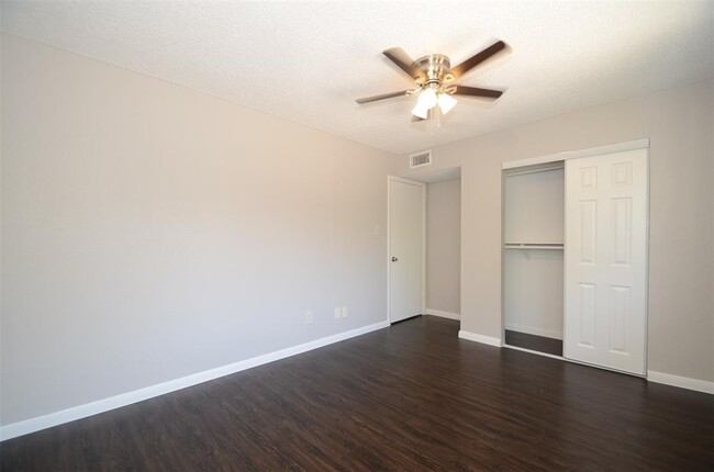 Building Photo - 5650 Birchmont Dr