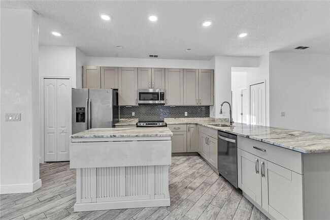 Building Photo - 2031 Wintermere Pointe Dr