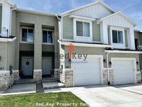 Building Photo - Glen Eagles Ct. Townhouse
