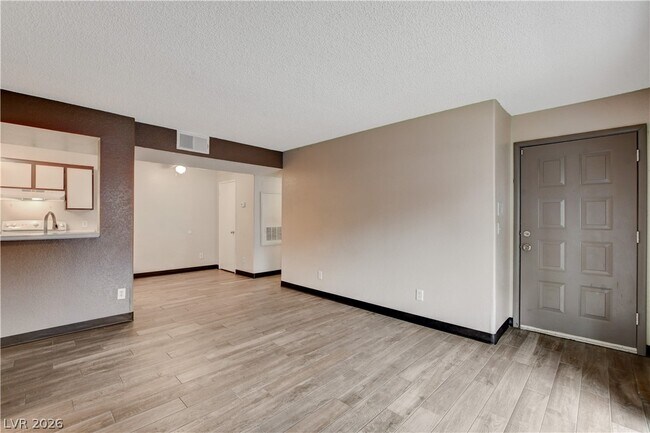 Building Photo - 200 Mission Laguna Ln