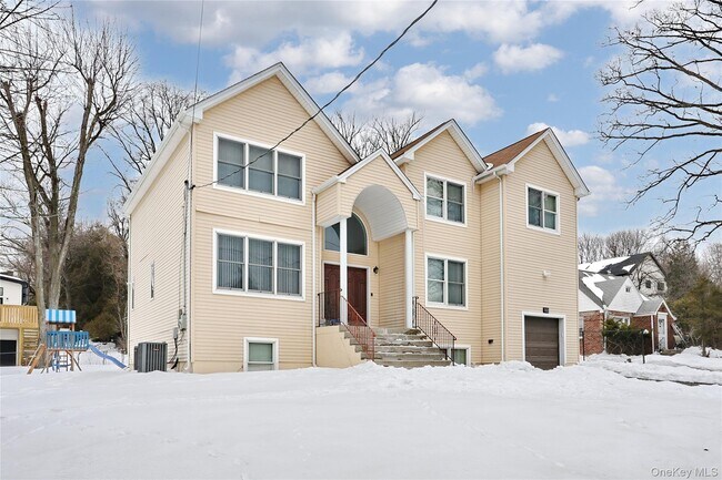 Building Photo - 160 Saddle River Rd