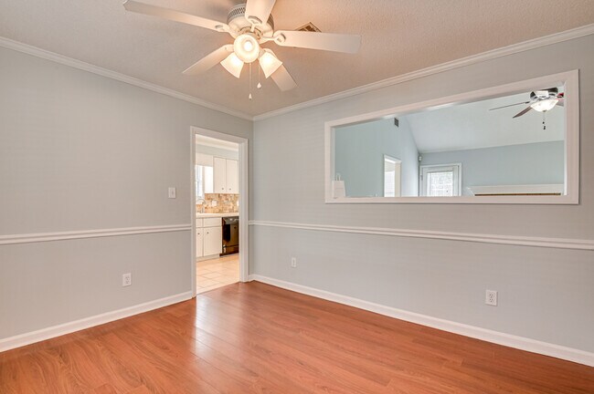 Building Photo - 3882 Villa Ln