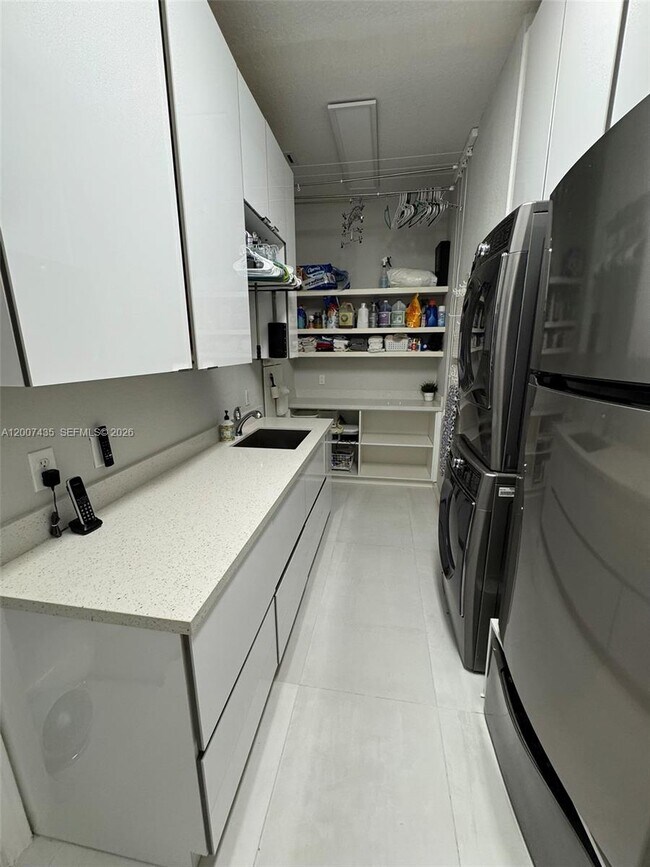 Building Photo - 15053 SW 40th St