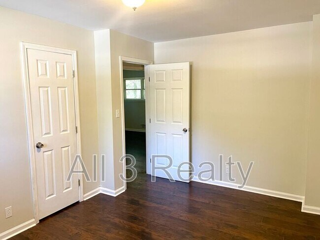 Building Photo - 5435 Winstead Ct SW