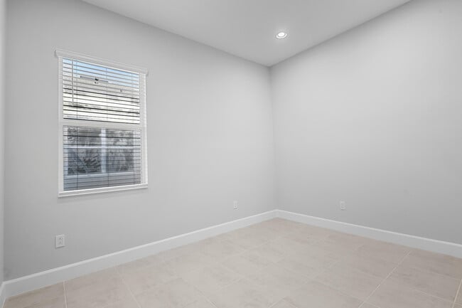 Building Photo - 14192 Lacebark Ln