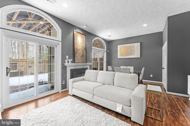 Building Photo - 11433 Heritage Oak Ct