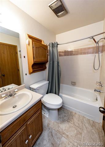 Building Photo - 838 Daffodil St