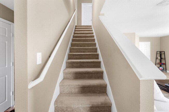 Building Photo - 6708 Glebe Path