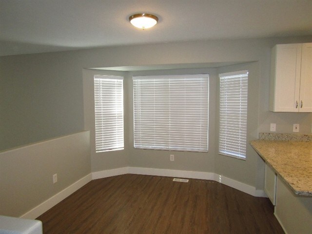 Building Photo - 5482 Windsor Way