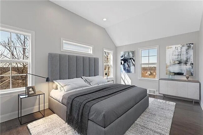 Building Photo - Bright 3-Bedroom Home in Mount Washington,...