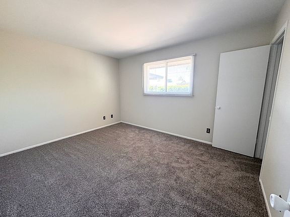 Building Photo - Wont last long apply now