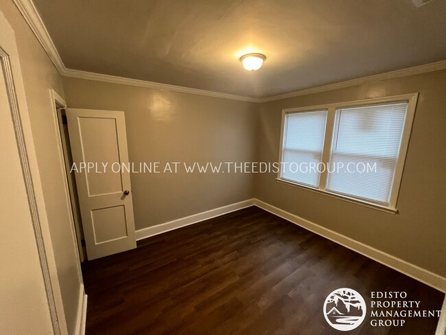 Building Photo - Charming & Newly Remodeled 3-Bed Home in O...