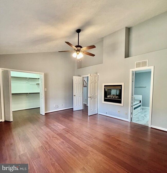 Building Photo - 4209 Oakhill Rd