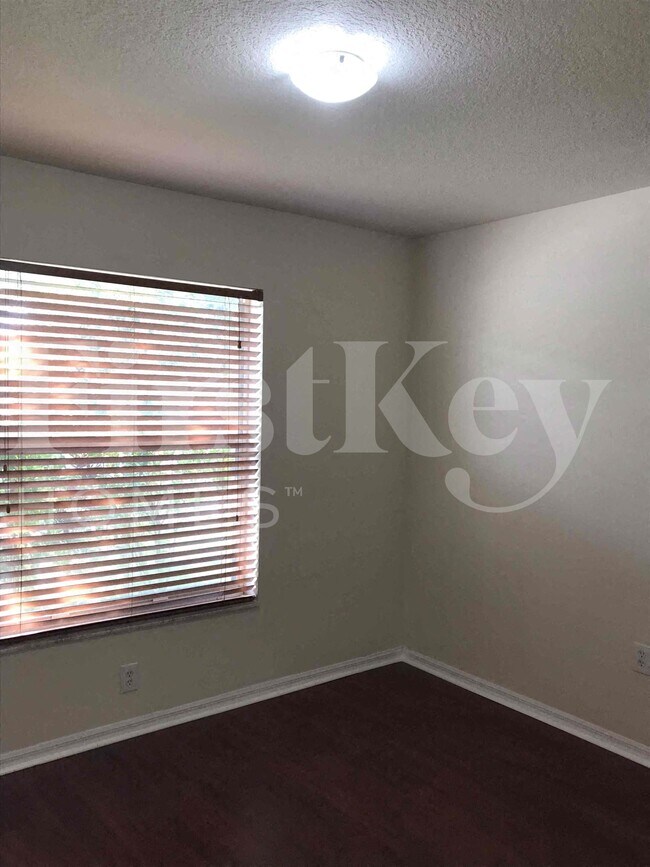 Building Photo - 2851 SW 193rd Terrace