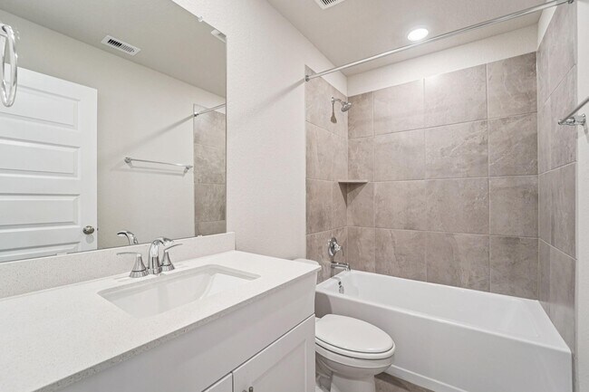 Building Photo - 16691 Sterling Clf St