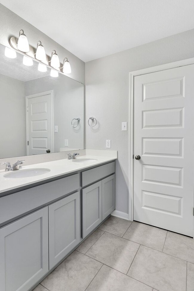 Building Photo - 227 Kellys Heroes Wy