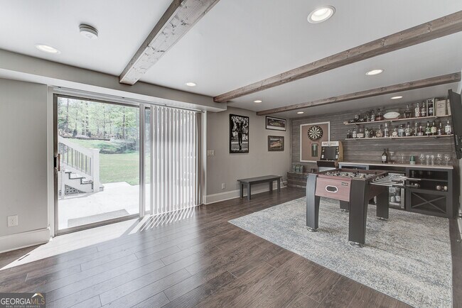 Building Photo - 209 Cedar Dr