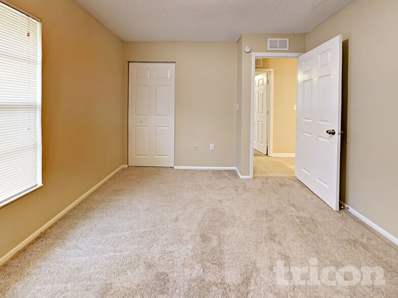 Building Photo - 5360 Alhambra Way S