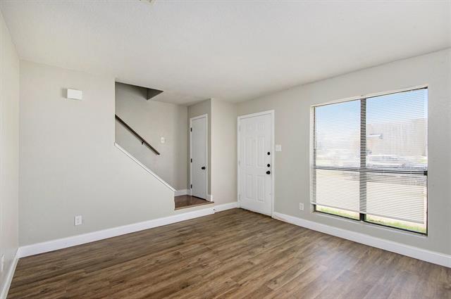 Building Photo - 805 Bluebonnet Dr