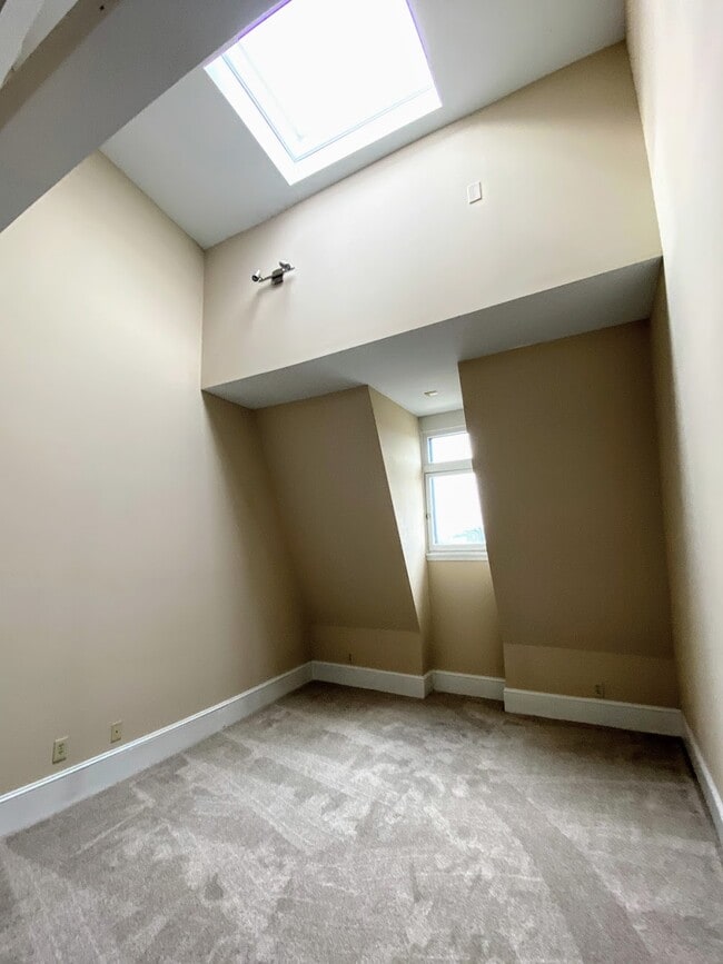 New LVP flooring - The Hannaford - 5 Minutes to Downtown Cincy