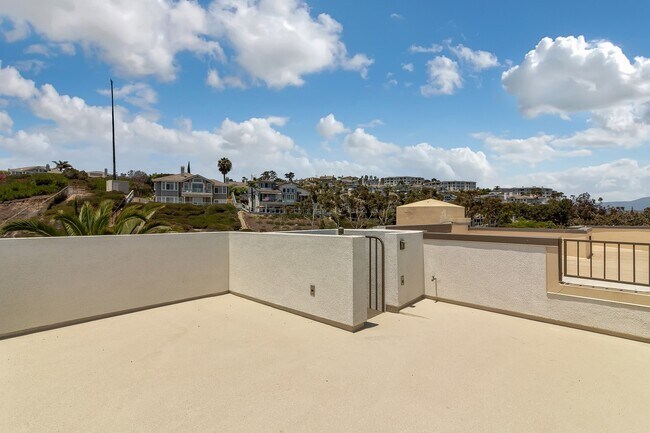 Building Photo - SOUTHCOVE Luxury: SPACIOUS TOWNHOME with O...