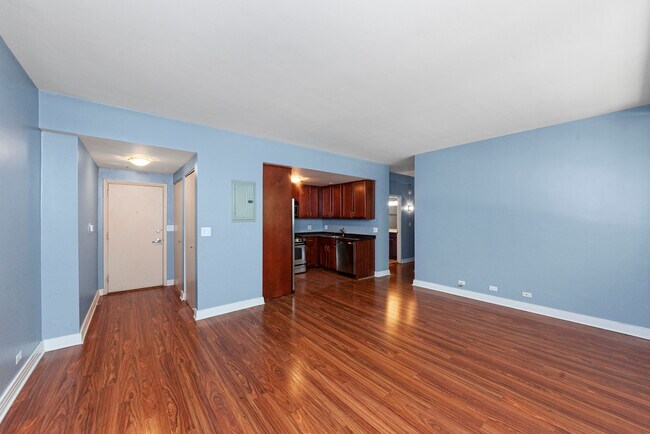Building Photo - 2300 N Commonwealth Ave