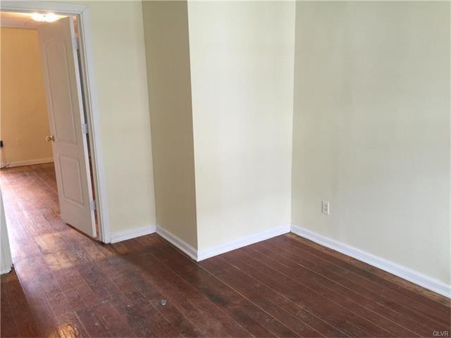 Building Photo - 739 N 5th St