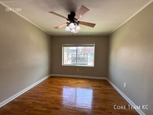 Building Photo - 1107 W 45th St