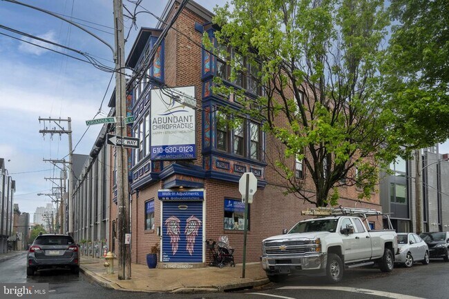 Building Photo - 322 Poplar St