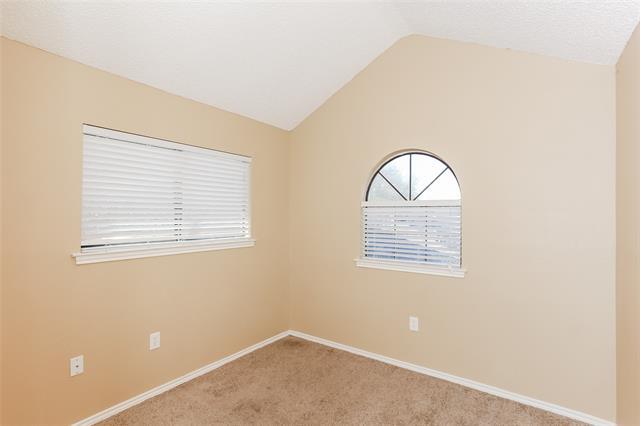 Building Photo - 945 Thorton Dr