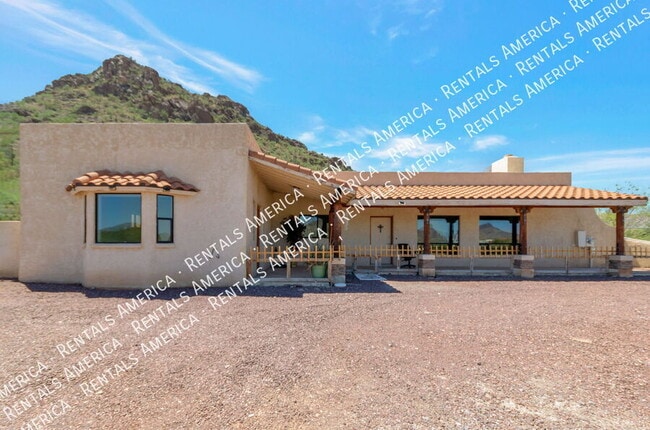Primary Photo - 3951 W Irvington Rd