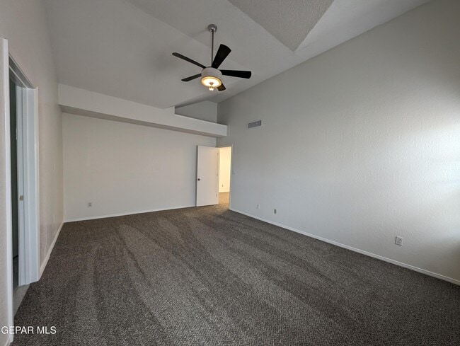 Building Photo - 3149 Crazy Horse Dr